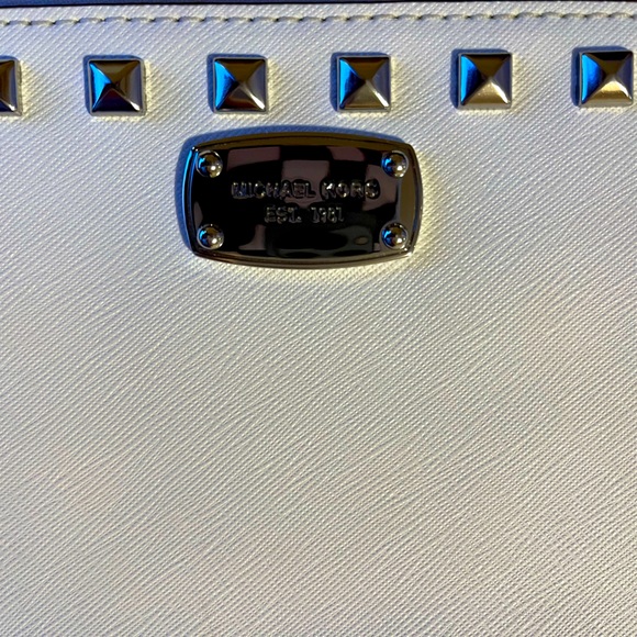 New Michael Kors Jet Set Travel Bag, Leather Wristlet Wallet, Silver Studded - Picture 4 of 8